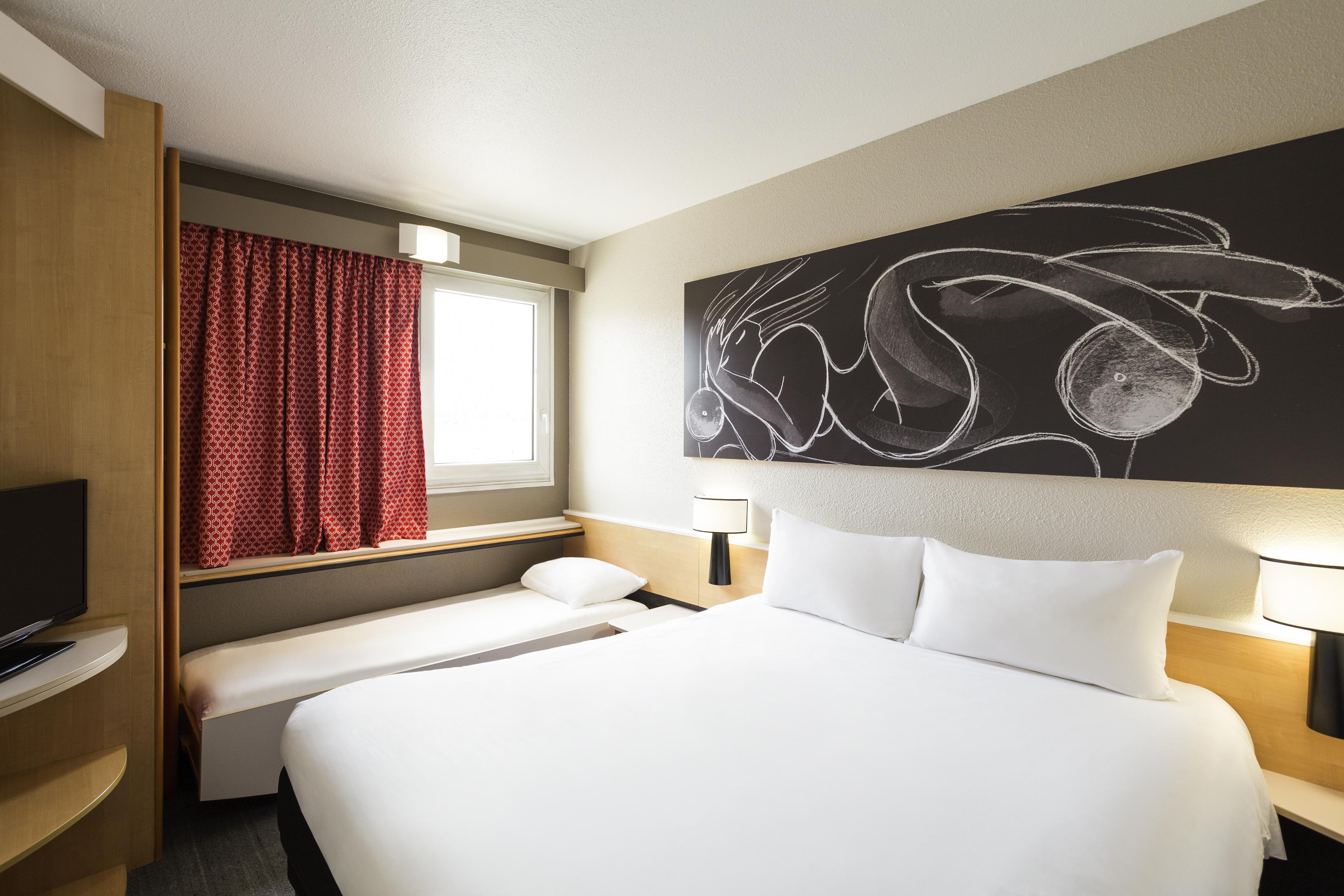 Ibis Centre La Hotel 3*